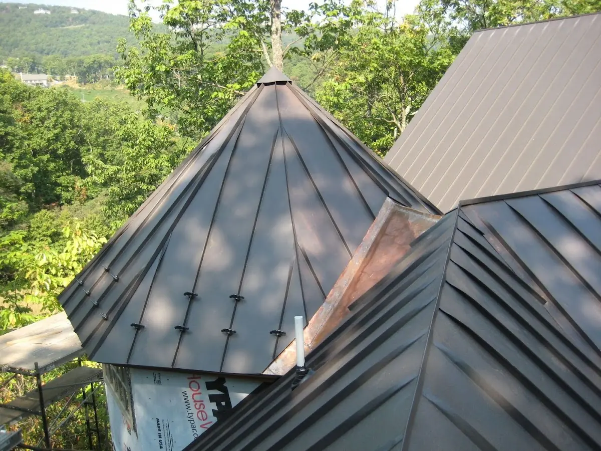 Professional Roof Tarp Installation by Craftsman Roofing in Tide